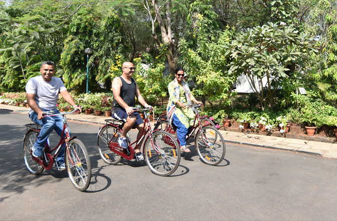 Cycling at the central road